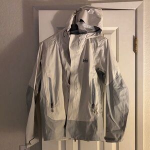 REI Women’s Rainier Raincoat